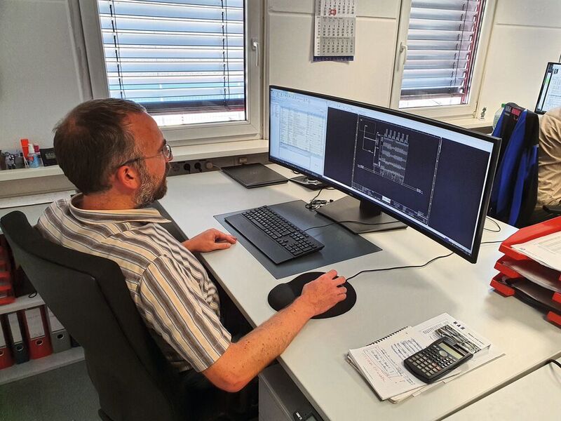 Timo Linker ist Elektrokonstrukteur bei Aura und täglicher Anwender von ProPlan. (Bild: Aura GmbH & Co. KG.)