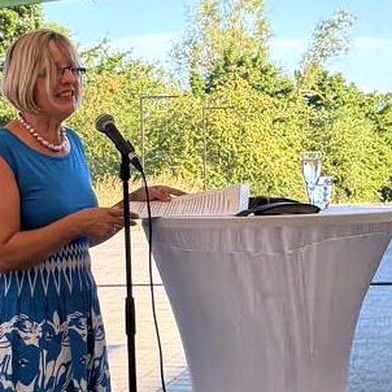 Geschäftsführerin Claudia Gläser zeichnete den Werdegang auf vom kleinen Mittelständler aus dem Schwarzwald hin zu einem internationalen Unternehmen.  (Bild: Gläser Group)