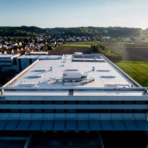 Die Bossard-Gruppe bietet Produkte und Dienstleistungen in der industriellen Verbindungs- und Montagetechnik.(Bild:  Bossard Deutschland)