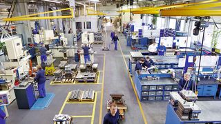 Der Werksausbau soll so erfolgen, dass bei jedem modularen Erweiterungsschritt zwischen den Nebenbetrieben sowie den Lagerbereichen und Produktionsstätten kurze Wege gewährleistet sind. (Bild: Ernst Umformtechnik)