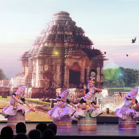 Indien ist Partnerland der Hannover-Messe 2015: eindrucksvolle Tanzperformance im Bollywood-Style bei der Eröffnung der größten Industrieschau der Welt. (Bild. Deutsche Messe)