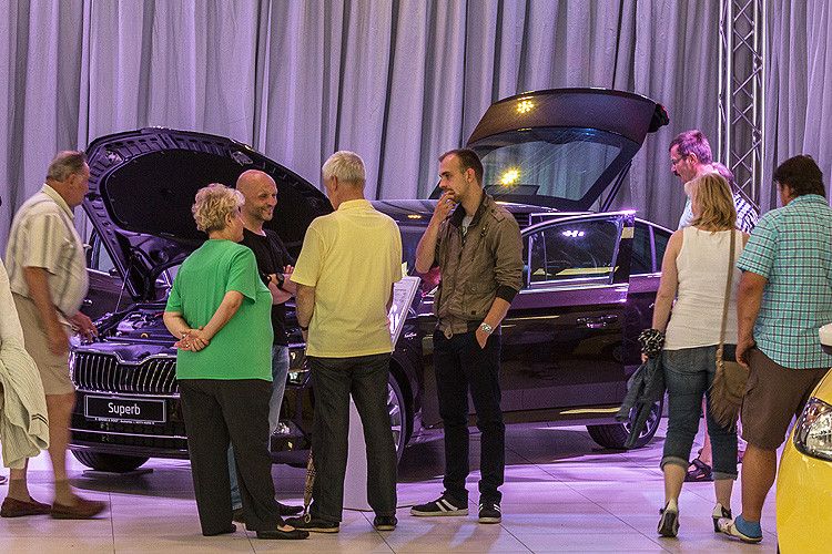 Im Zentrum des Interesses allerdings stand am Eröffnungstag der Skoda Superb. (Foto: Mirko Haude)