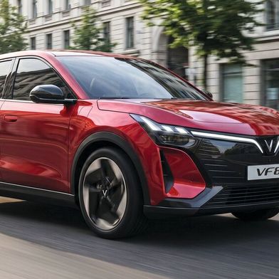 Vinfast hat das große SUV VF8 optisch und technisch überarbeitet. (Bild: Vinfast)