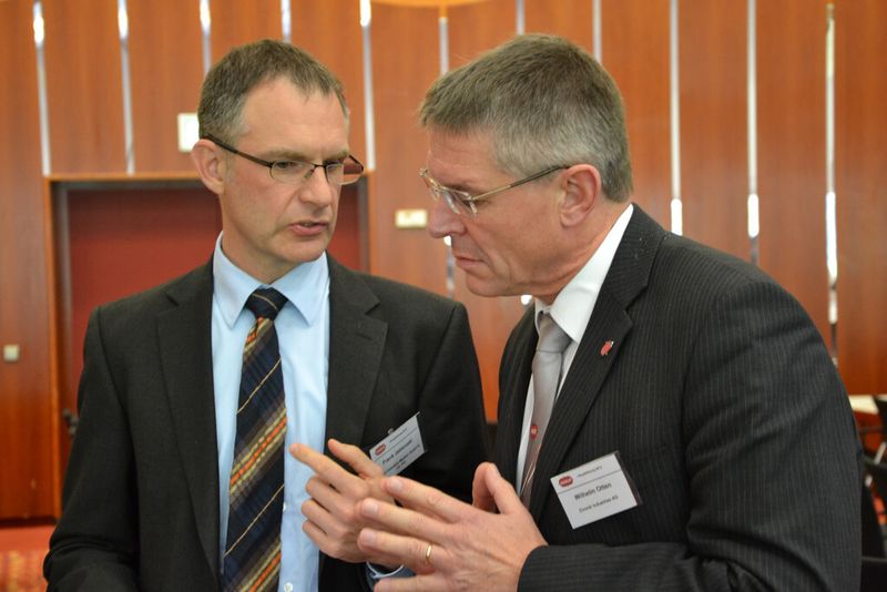 Wilhelm Otten (rechts) und Frank Jablonski (Weitere Impressionen von der diesjährigen Namur Hauptsitzung in Bad Neuenahr). (Bild: PROCESS)