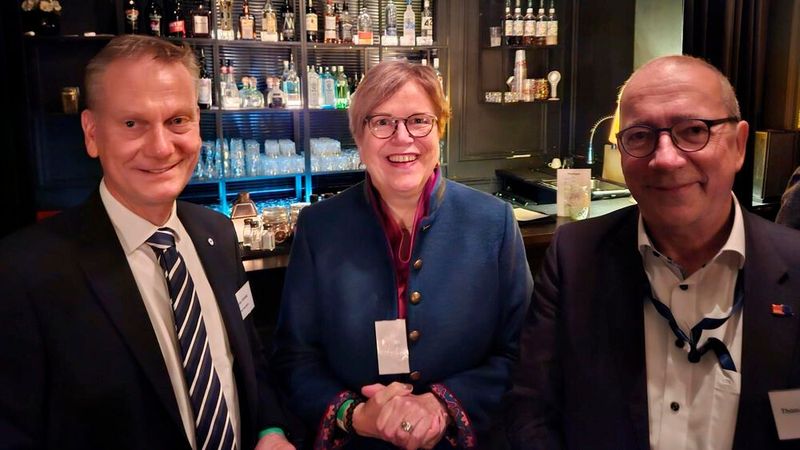 ZDK-Präsident Arne Joswig (l.) mit den Europaparlamentariern Thomas Rudner Gaby Bischoff. (Bild: ZDK)