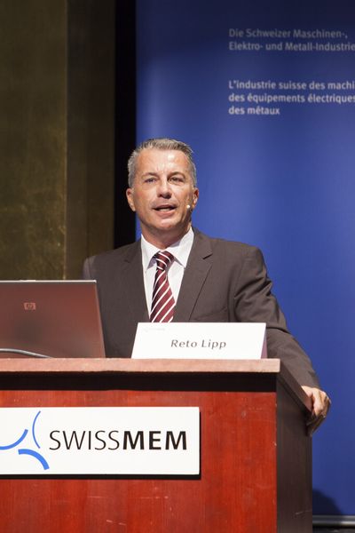 Mit Reto Lipp, SRF Zürich, gewann Swissmem einen kompetenten und versierten Fachmann, der auch dieses Jahr wieder souverän durch die Veranstaltung führte. (Bild: Swissmem)