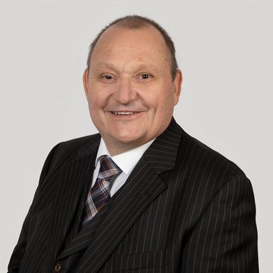 Florian Loch kennt sich mit Kunststoffen schon lange aus. Der CEO der Teku GmbH Fluorkunststoffe ist nun der neue Präsident des GKV. Erfahren Sie hier mehr über ihn ... (Bild: GKV)
