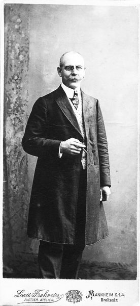 The young engineer Johannes Hildebrandt founds a marine engineering office in Mannheim called Johannes Hildebrandt OHG, from where he sells shipping equipment in Mannheim's harbor. (Hima)