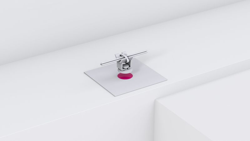 Befestigungselement aus transparentem Kunststoff auf lichthärtendem Delo Photobond FB4151 – leichte und flammschutzkonforme Verbindungslösung für den Flugzeuginnenraum. (Bild:  Delo)