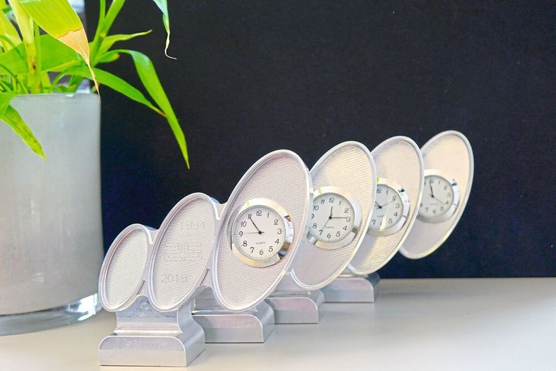 Matsuura-Jubiläumsuhr gefertigt auf der NAM72-35V. (Matsuura)
