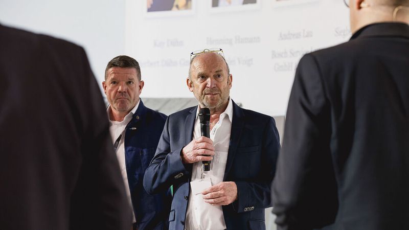 Das Thema „I statt E“ (Instandsetzen statt Erneuern) nimmt immer mehr Fahrt auf. Davon ist Siggi Müller, Geschäftsführer der Carbon GmbH, überzeugt. (Bild: Stefan Bausewein)