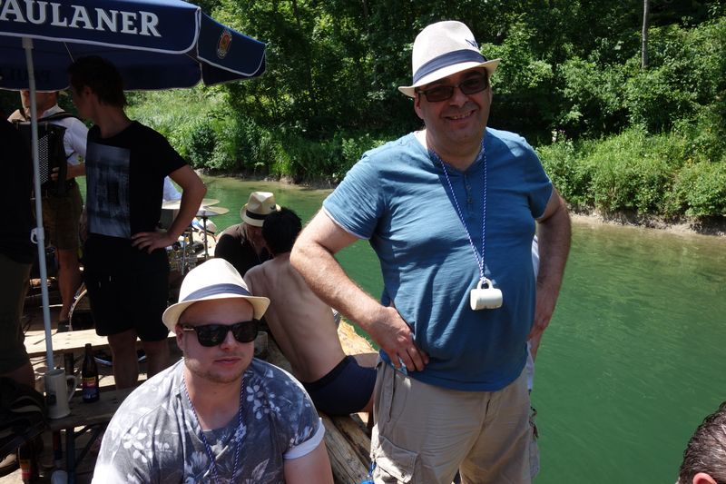 Ein Mini-Krug reicht dem (l.) Marvin Kirmann und Bruno Pirro, BPEDV (IT-BUSINESS)