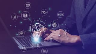 KI-Systeme können die Interaktion zwischen Ingenieuren und SPS-Systemen deutlich erleichtern.  (Bild: © Supatman – stock.adobe.com)