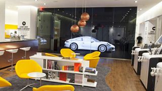 „The Sound of Porsche: Stories of the Brand“: Unter diesem Motto gastiert Porsche mit einem exklusiven Pop-up-Store im New Yorker Szeneviertel Meartpackicg District. (Foto: Porsche)