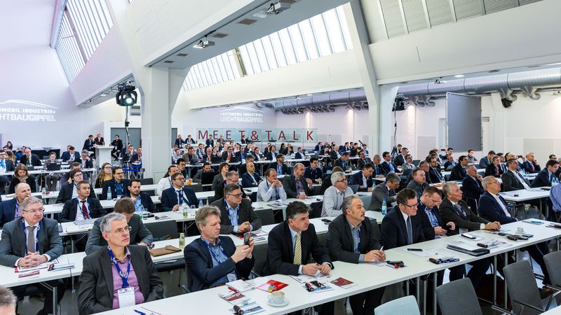 Kommt der Leichtbau unter die Räder – angesichts der Megatrends Elektromobilität, Konnektivität und automatisiertes Fahren? (Stefan Bausewein)