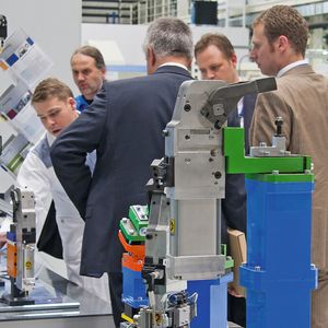 Wie eine flexible Karosseriefertigung gestaltet werden kann, darüber konnten sich die Besucher des 7. Chemnitzer Karosseriekolloquiums am Fraunhofer IWU informieren.