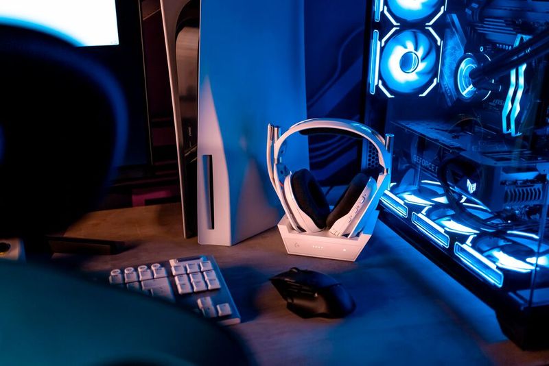 Das Gaming-Headset AStro A50 ist laut Logitech G für die Bedürfnisse von Multiplattform-Gamern entwickelt. (Bild: Logitech)