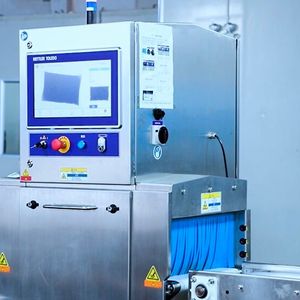 Das X12-System prüft pharmazeutische Verpackungen auf Vollständigkeit und erkennt fehlende oder beschädigte Produkte. (Bild: Mettler Toledo)