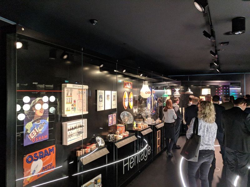In seinem Historienraum hat Osram seine 111-jährige Geschichte anhand von Exponaten illustriert. (Bild: ELEKTRONIKPRAXIS)