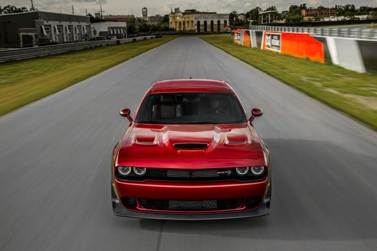 Der 6,2-Liter-Hemi Motor leistet 707 PS. (Dodge)
