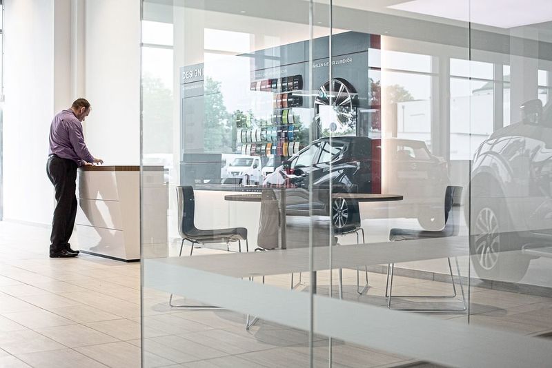 Wenn Bereiche abgetrennt sind, dann mit Glas. (Nissan)
