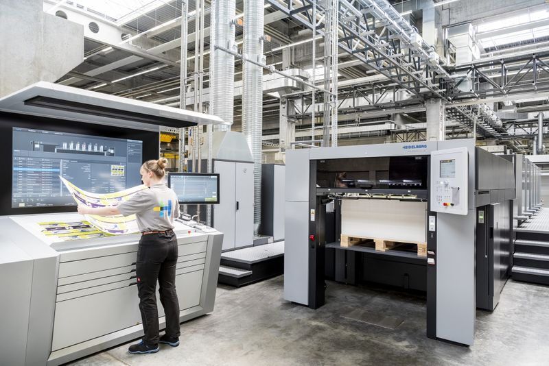 In den hochmodernen Offset-Druckmaschinen von Heidelberg werden schon seit Jahrzehnten Drehgeber von EBE Sensors + Motion eingesetzt. (Bild: Heidelberger Druckmaschinen AG)