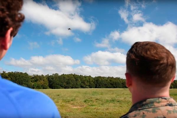 US-Armee und Marines entwickeln gemeinsam ein System, mit dem sich Drohnen auf einem 3D-Drucker bedarfsgerecht binnen 24 Stunden herstellen lassen.  (David McNally, army.mil)