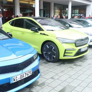 Begleitend hatte das IfA im Außenbereich wieder eine „kleine IAA“ organisiert – mit vielen zukunftsweisenden Modellen.(Bild:  Grimm – VCG)