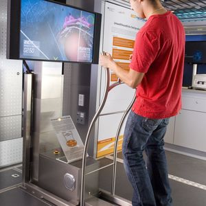 Moving insights into biotechnology: The multimedia educational game “Bodymover” lets the player embark on a virtual journey into the interior of a cell and explore its components.