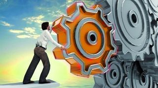 Bleibender Erfolg entsteht oft nur dann, wenn sowohl die personellen als auch die für die Unternehmensstrategie entscheidenden Zahnräder optimal ineinander greifen. (Bild: ArchMen - Fotolia.com)