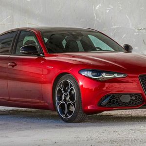 Die Giulia ist auf deutschen Straßen äußerst selten anzutreffen.(Bild:  Alfa Romeo/Stellantis)
