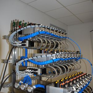 Distributors ready for installation and connection before delivery to the customer. The distributor was based on stainless steel ball valves VAPB with pneumatic quarter-turn actuators DFPB (small picture).