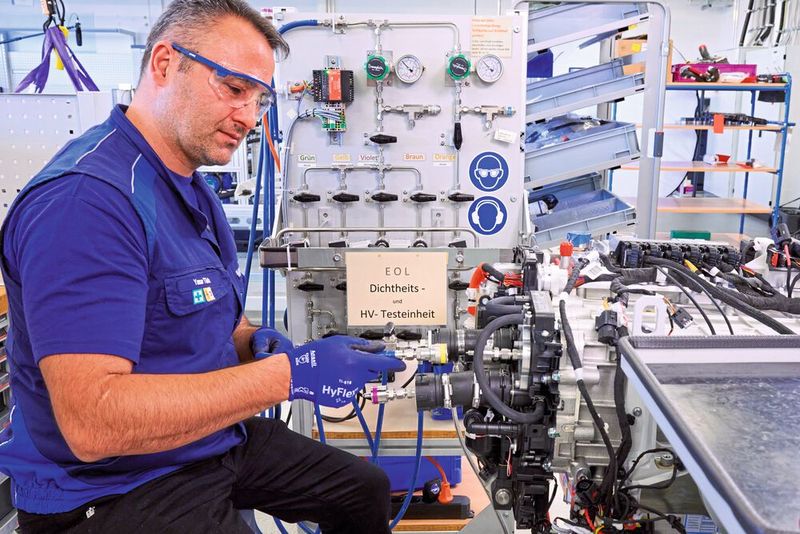 Das Brennstoffzellensystem des BMW iX5 Hydrogen (Bild: BMW)