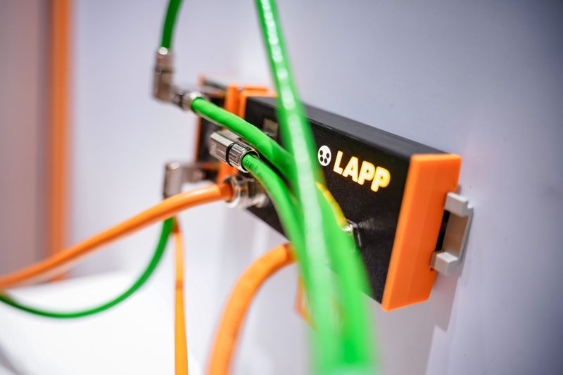 Building on the insights from Etherline Guard for data cables, Lapp is developing a system that will, for the first time, record the wear of power-carrying cables during operation.(Source:  Lapp)