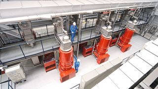 Auch Flachmatrizenpressen für Ersatzbrennstoffe wie Pellets und Fluff hat Amandus Kahl im Programm. (Bild: Wachendorff)