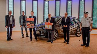 Werben gemeinsam für den Licht-Test 2021: (v. l.) Wolfgang Wagner-Sachs, Vorstandsvorsitzender ADAC Hessen-Thüringen, Joachim Kuhn, Geschäftsführer Landesverband Hessen des Kfz-Gewerbes, Jens Deutschendorf, Staatssekretär Hessisches Ministerium für Wirtschaft, Energie, Verkehr und Wohnen, Jürgen Karpinski, Präsident Kfz-Gewerbe Hessen, Klaus Ruppelt, Präsident Landesverkehrswacht Hessen, und Thomas Schmidl, Leitender Polizeidirektor.
 (Bild: LV Hessen)