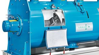 Bei der Produktion von Lithiumakkumulatoren stellt die Aufbereitung der erforderlichen Rohstoffe höchste Qualitätsanforderungen. Lödige begegnet dieser anspruchsvollen prozesstechnischen Aufgabe mit einer speziellen Ausführung dessen Pflugschar-Mischers.  (Lödige)