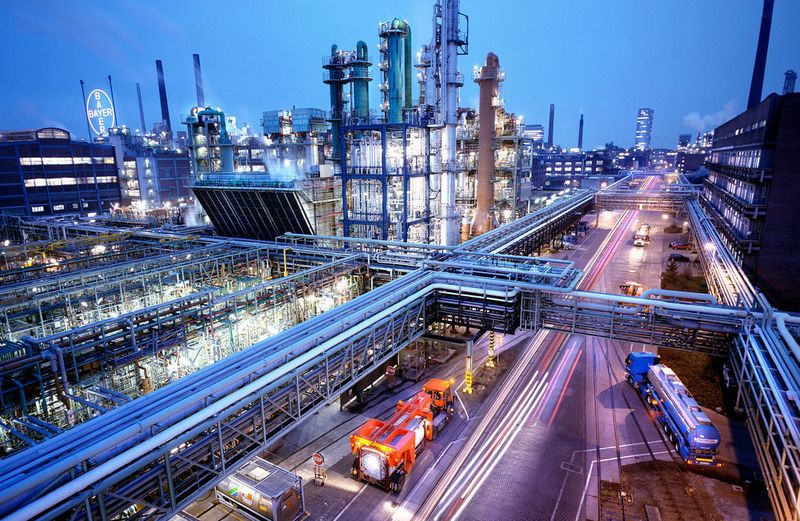 Die weiteren Namen der offiziellen EM-Bälle aus dem Hause Adidas und Covestro/Bayer sind: Qestra Europa (EM 1996 iN England), Etrusco Unico (EM 1992 in Schweden), Tango Europa (EM 1988 in Deutschland), Tango Mundial (EM 1984 in Frankreich), Tango Italia (EM 1980 in Italien) sowie der Telstar Durlast sowohl für die EM 1976 in Jugoslawien als auch für die EM 1972 in Belgien. Das Bild zeigt den Stammsitz sowie die europäische Forschung von Covestro. (Covestro)