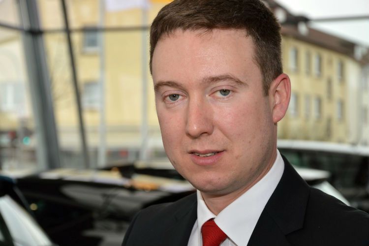 Filialleiter Matthias Möller sieht zufriedene Kunden als Multiplikatoren, die dem Autohaus weiteren Zulauf bringen. (Foto: Achter)