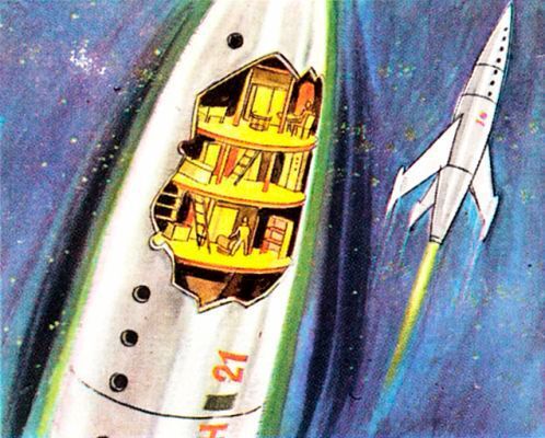 Wohnung in der Rakete: Weltraumflug – ganz bequem –   Die bemannten Weltraumraketen sind komfortabler geworden. Der Mensch kann jetzt den besonderen Verhältnissen, die sich ihm im Weltall entgegenstellen wesentlich besser begegnen. Er hat die hemmenden Einflüsse auf den Organismus erheblich gemindert. Schwierigkeiten bereiteten von jeher der Überdruck wahrend des Starts und die darauf sehr bald folgende fast gänzliche Schwerelosigkeit. Dann folgt noch die Einwirkung der kosmischen Strahlen auf den menschlichen Körper. Jahrelang dauerten die Versuche, um einwandfreie Unterlagen über die Vorgänge und Einwirkungen außerhalb der Erdatmosphäre zu erhalten. Zwar ist es möglich, den Überdruck im Laboratorium künstlich zu erzeugen und auszuprobieren, wie der menschliche Körper ihm am besten begegnet. Doch der Zustand einer längeren Schwerelosigkeit läßt sich auf unserer Erde nicht hervorrufen. Wichtige Erkenntnisse für den Raketenflug von Menschen lieferten zuvor Versuche mit Tieren. Rhesusaffen, weiße Mäuse, Ratten und Hunde flogen daher schon vor uns ins Weltall. Ihre Reisen in den Weltraum haben uns wertvolle Erfahrungen gebracht, die es möglich machten, Raketen zu bauen, in denen der Mensch keinen schädigenden Einflüssen mehr ausgesetzt ist. Darüber hinaus kann man Raketen jetzt bequemer ausstatten. Das modernste Modell enthält sogar eine komplette mehrstöckige Wohnung in seinem Rumpf.  (Die Welt von Morgen, Birkel-Sammelalbum, 1959 / retro-futurismus.de)