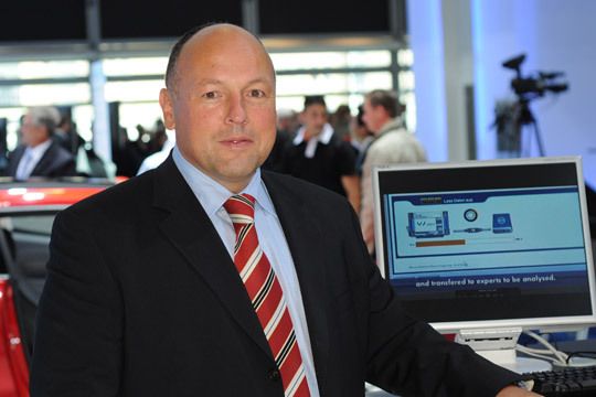 Volkswagen AG: Dietmar Hildebrand  „Das Fahrzeug-EKG unterstützt Werkstätten bei der Fehlersuche von sporadisch auftretenden Störungen in der Fahrzeugelektronik“. (Archiv: Vogel Business Media)