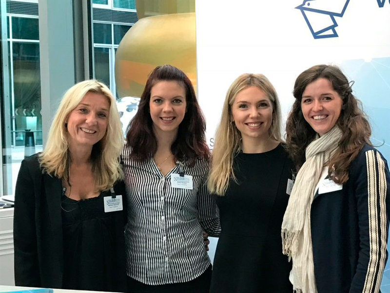 Die Akademie-Mädels sind bereit: Start der CLOUD 2018 Technology & Services Conference im sonnigen Bonn. Im Bild: Marlene Stelmach, Nadia Richter, Lydia Wagemann und Resi Ulbricht (v.l.n.r.). (Bild: VIT)