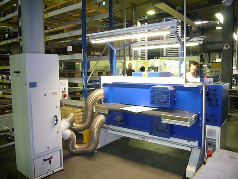 Schleifmaschine SBM-S 1000 mit Staubabsaugung und Absolutfilter. Bilder: Springfeld (Archiv: Vogel Business Media)