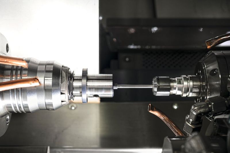 Eine weitere Kernkompetenz der TBS liegt im Herstellen von Spannmitteln, hier wird die Innenkontur geschliffen. (Bild: Thomas Entzeroth)