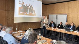 Präsident Arne Joswig informierte über die neue Hauptstadtrepräsentanz des ZDK. (Bild: Pfaff – VCG)