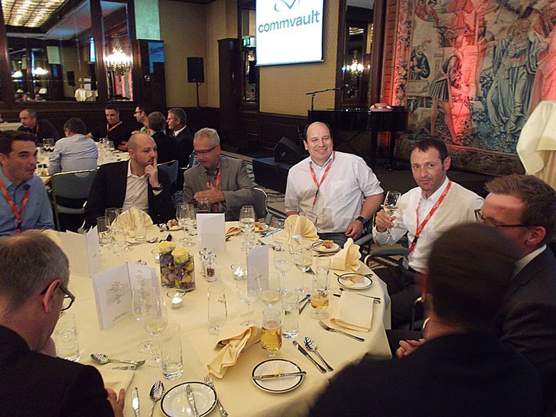 Dennis Eichkorn (ABO), Ralf Süß (DMP) und Klaus Weiss (TIM). (Bild: Commvault)