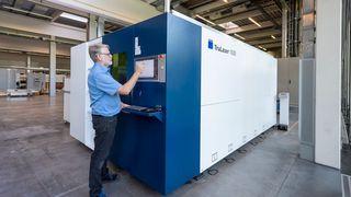 Die neue Trulaser-1000-Serie von Trumpf ist rechtzeitig vor der Blechexpo fertig. Laut Hersteller eignen sich die 2D-Laserschneidanlagen sowohl für Einsteiger als auch Unternehmen, die auf große Fertigungskapazitäten setzen.  (M. Stollberg / Trumpf)