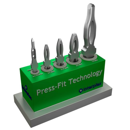 Bild 1: Interplex-Einpresskontakte miniPLX und miniEON. (Bild:  Interplex)