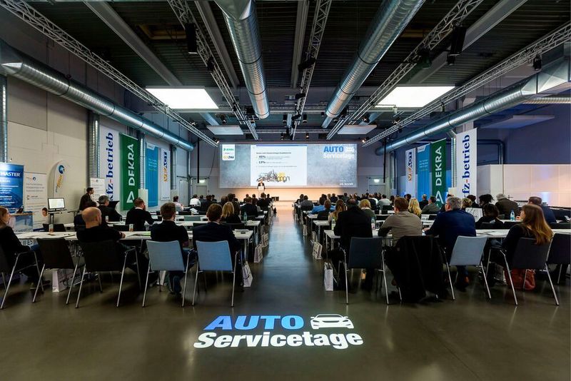 Bei den Autoservicetagen trafen sich Autohausmanager aus ganz Deutschland, um sich markenübergreifend über Service auszutauschen. (Stefan Bausewein)