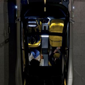 Der Innenraum ist bei der Travel-Variante sehr großzügig.(Bild:  Renault)